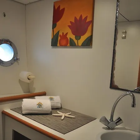 Yacht Fortebraccio Hotel en barco