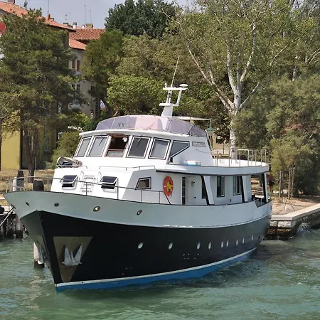 Yacht Fortebraccio Venice