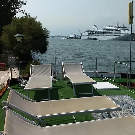 Yacht Fortebraccio * البندقية